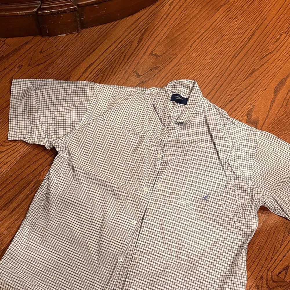 Nautica Men's Checkered Short Sleeve Shirt
